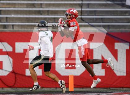 Thumbnail 1 in Cypress Falls vs. North Shore (UIL 6A D1 Football Regional) photogallery.