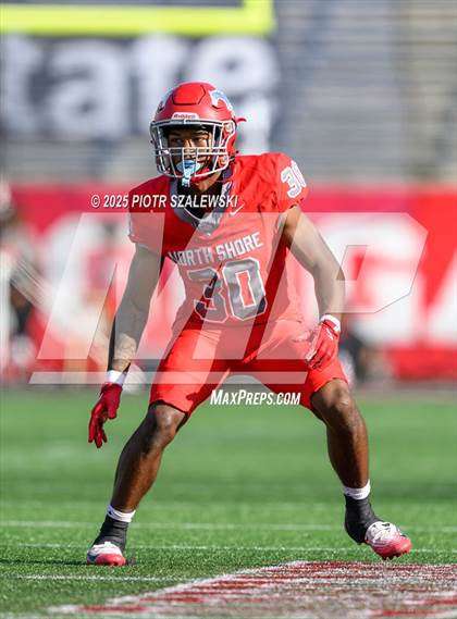 Thumbnail 1 in Cypress Falls vs. North Shore (UIL 6A D1 Football Regional) photogallery.