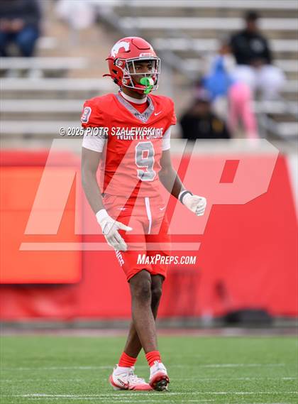 Thumbnail 3 in Cypress Falls vs. North Shore (UIL 6A D1 Football Regional) photogallery.