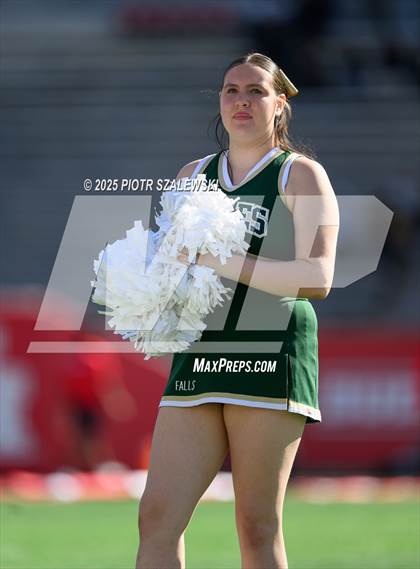 Thumbnail 1 in Cypress Falls vs. North Shore (UIL 6A D1 Football Regional) photogallery.