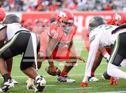 Thumbnail 3 in Cypress Falls vs. North Shore (UIL 6A D1 Football Regional) photogallery.