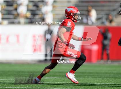 Thumbnail 2 in Cypress Falls vs. North Shore (UIL 6A D1 Football Regional) photogallery.