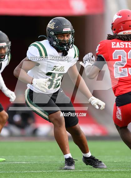 Thumbnail 2 in Cypress Falls vs. North Shore (UIL 6A D1 Football Regional) photogallery.