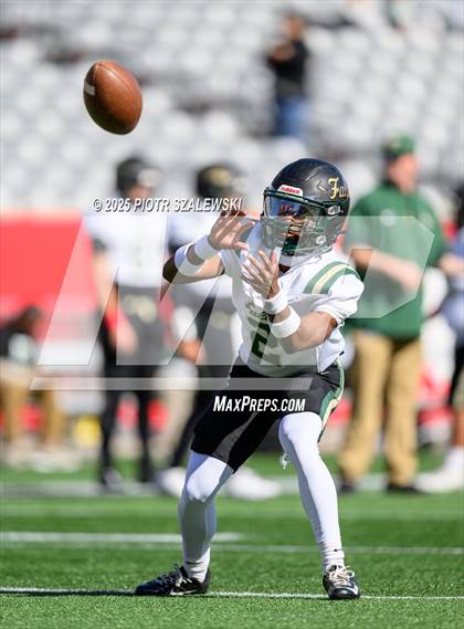 Thumbnail 2 in Cypress Falls vs. North Shore (UIL 6A D1 Football Regional) photogallery.