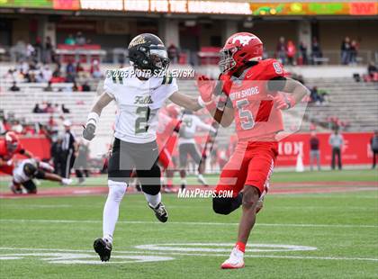 Thumbnail 3 in Cypress Falls vs. North Shore (UIL 6A D1 Football Regional) photogallery.