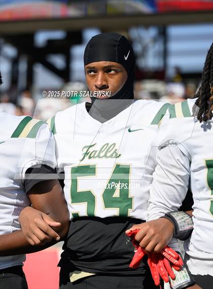 Thumbnail 3 in Cypress Falls vs. North Shore (UIL 6A D1 Football Regional) photogallery.