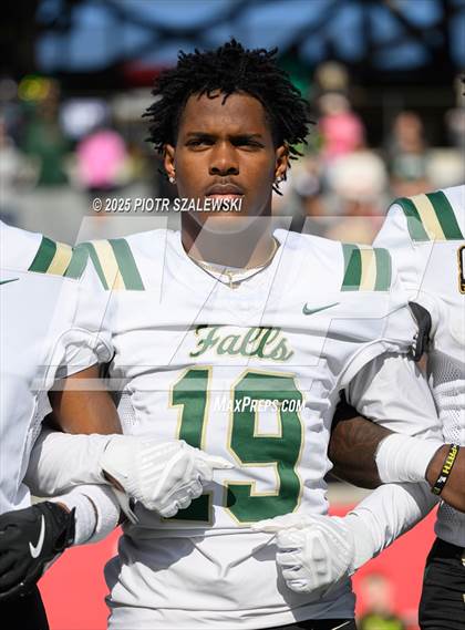 Thumbnail 2 in Cypress Falls vs. North Shore (UIL 6A D1 Football Regional) photogallery.