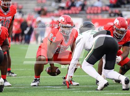 Thumbnail 2 in Cypress Falls vs. North Shore (UIL 6A D1 Football Regional) photogallery.