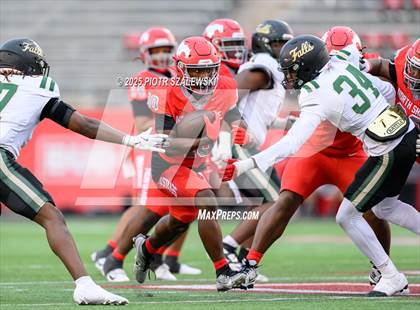 Thumbnail 1 in Cypress Falls vs. North Shore (UIL 6A D1 Football Regional) photogallery.