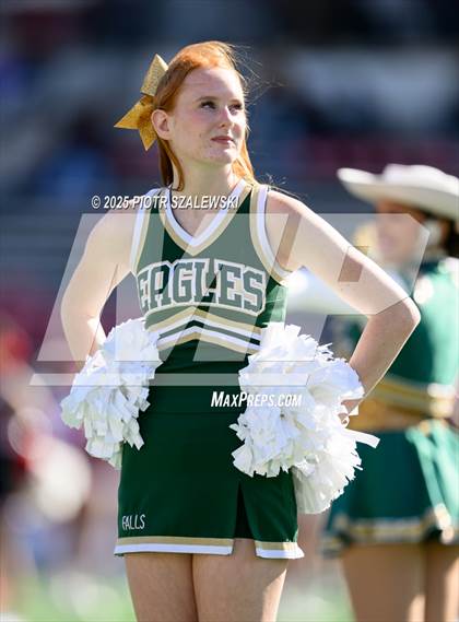 Thumbnail 1 in Cypress Falls vs. North Shore (UIL 6A D1 Football Regional) photogallery.