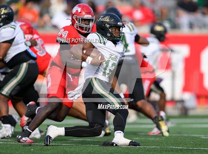 Thumbnail 3 in Cypress Falls vs. North Shore (UIL 6A D1 Football Regional) photogallery.