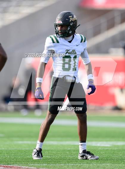 Thumbnail 1 in Cypress Falls vs. North Shore (UIL 6A D1 Football Regional) photogallery.