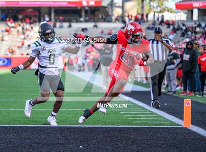 Thumbnail 3 in Cypress Falls vs. North Shore (UIL 6A D1 Football Regional) photogallery.