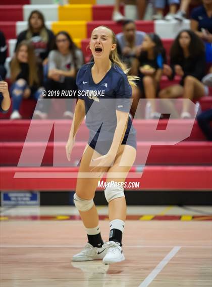Thumbnail 1 in San Marcos vs. Santa Fe Christian (CIF SDS D1 Finals) photogallery.