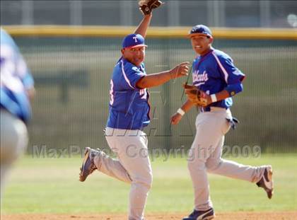 Thumbnail 3 in Keller vs. Temple (Georgetown Invitational) photogallery.