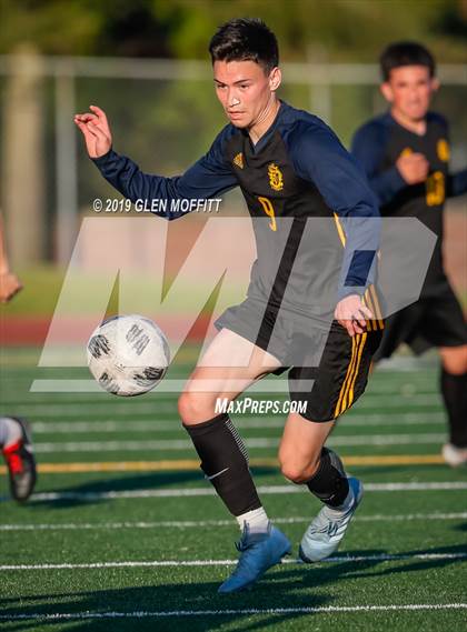 Thumbnail 3 in Issaquah @ Mariner (WIAA 4A Wes-King 3rd Place) photogallery.