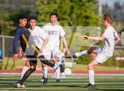 Thumbnail 1 in Issaquah @ Mariner (WIAA 4A Wes-King 3rd Place) photogallery.