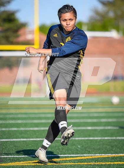 Thumbnail 2 in Issaquah @ Mariner (WIAA 4A Wes-King 3rd Place) photogallery.