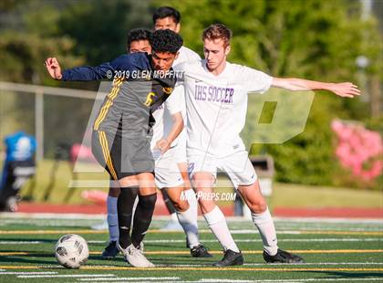 Thumbnail 3 in Issaquah @ Mariner (WIAA 4A Wes-King 3rd Place) photogallery.