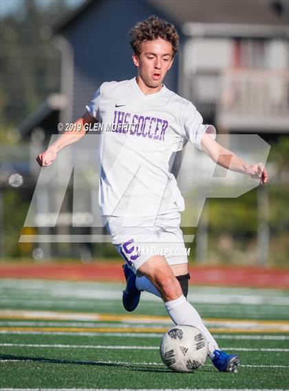 Thumbnail 2 in Issaquah @ Mariner (WIAA 4A Wes-King 3rd Place) photogallery.