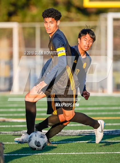 Thumbnail 3 in Issaquah @ Mariner (WIAA 4A Wes-King 3rd Place) photogallery.
