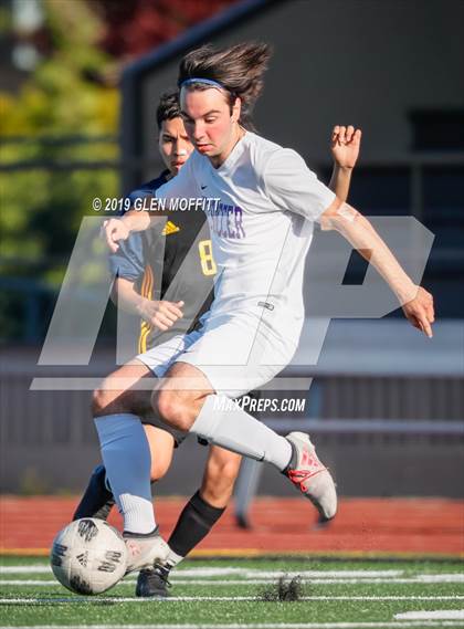 Thumbnail 1 in Issaquah @ Mariner (WIAA 4A Wes-King 3rd Place) photogallery.