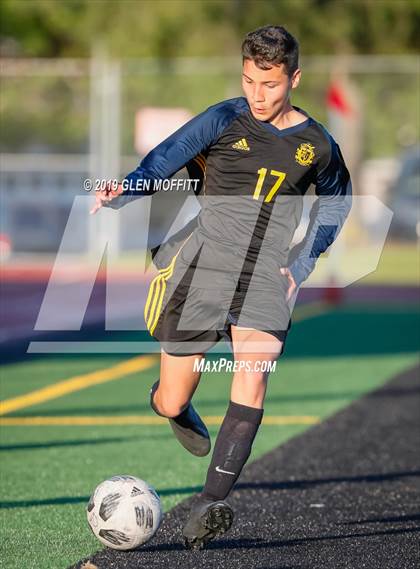 Thumbnail 3 in Issaquah @ Mariner (WIAA 4A Wes-King 3rd Place) photogallery.