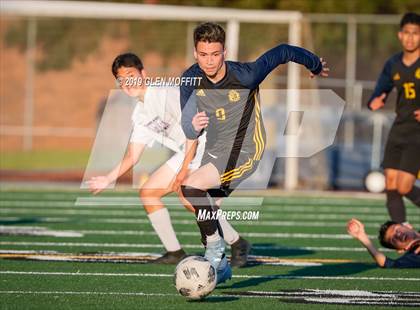 Thumbnail 1 in Issaquah @ Mariner (WIAA 4A Wes-King 3rd Place) photogallery.