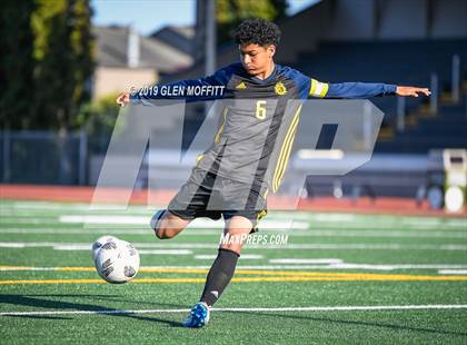 Thumbnail 3 in Issaquah @ Mariner (WIAA 4A Wes-King 3rd Place) photogallery.