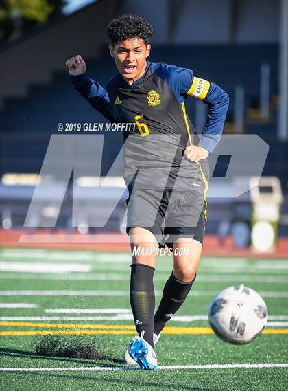 Thumbnail 2 in Issaquah @ Mariner (WIAA 4A Wes-King 3rd Place) photogallery.