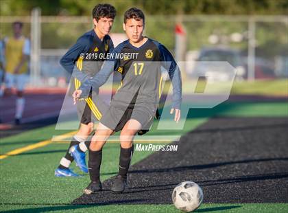 Thumbnail 1 in Issaquah @ Mariner (WIAA 4A Wes-King 3rd Place) photogallery.