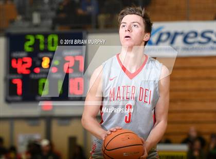 Thumbnail 2 in Oak Hill Academy vs Mater Dei (Les Schwab Invitational) photogallery.