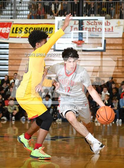 Thumbnail 1 in Oak Hill Academy vs Mater Dei (Les Schwab Invitational) photogallery.