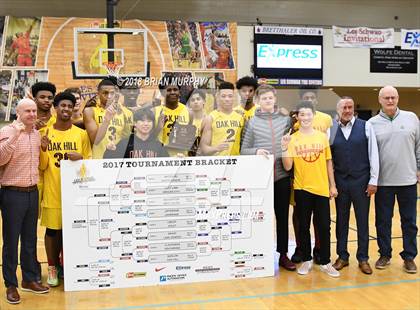 Thumbnail 3 in Oak Hill Academy vs Mater Dei (Les Schwab Invitational) photogallery.