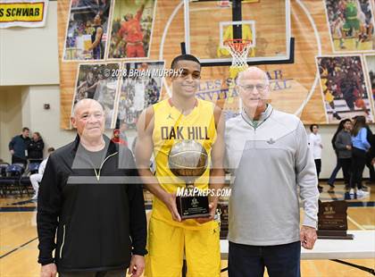 Thumbnail 3 in Oak Hill Academy vs Mater Dei (Les Schwab Invitational) photogallery.