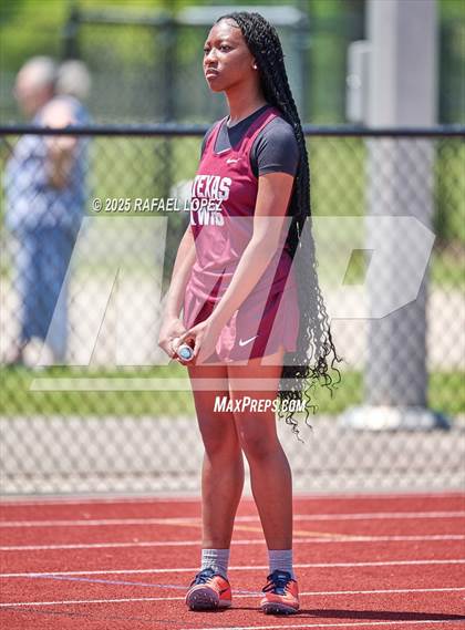 Thumbnail 3 in Lake Houston Conquerors Invitational (4x200M) photogallery.