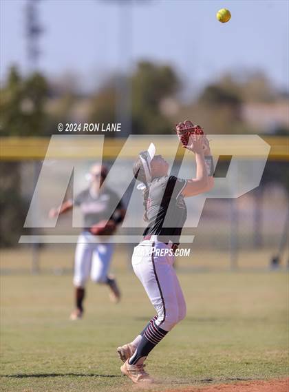 Thumbnail 2 in Edmond Memorial vs Mustang (OSSAA 6A Quarterfinal) photogallery.