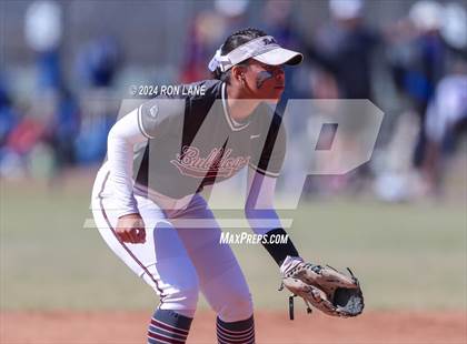 Thumbnail 2 in Edmond Memorial vs Mustang (OSSAA 6A Quarterfinal) photogallery.