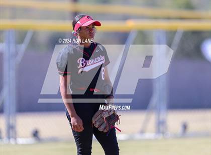 Thumbnail 3 in Edmond Memorial vs Mustang (OSSAA 6A Quarterfinal) photogallery.