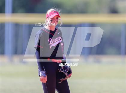 Thumbnail 2 in Edmond Memorial vs Mustang (OSSAA 6A Quarterfinal) photogallery.
