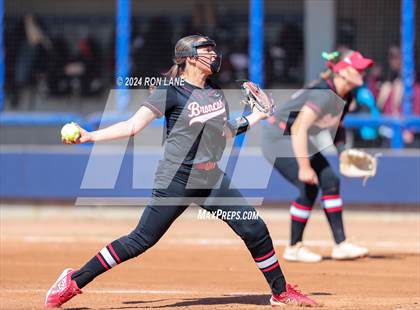Thumbnail 2 in Edmond Memorial vs Mustang (OSSAA 6A Quarterfinal) photogallery.