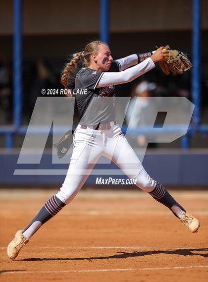 Thumbnail 3 in Edmond Memorial vs Mustang (OSSAA 6A Quarterfinal) photogallery.