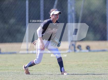 Thumbnail 3 in Edmond Memorial vs Mustang (OSSAA 6A Quarterfinal) photogallery.