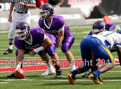 Thumbnail 2 in Oscar Smith vs. Pickerington Central (Kirk Herbstreit National Kickoff Classic) photogallery.