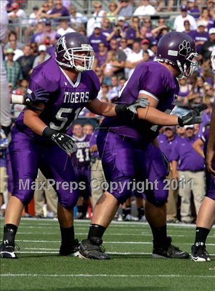 Thumbnail 1 in Oscar Smith vs. Pickerington Central (Kirk Herbstreit National Kickoff Classic) photogallery.