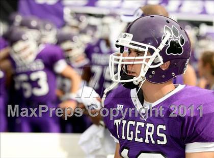 Thumbnail 2 in Oscar Smith vs. Pickerington Central (Kirk Herbstreit National Kickoff Classic) photogallery.