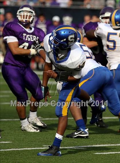 Thumbnail 2 in Oscar Smith vs. Pickerington Central (Kirk Herbstreit National Kickoff Classic) photogallery.