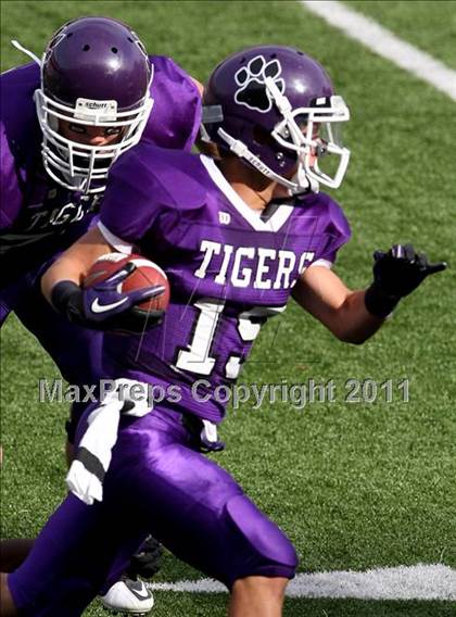 Thumbnail 2 in Oscar Smith vs. Pickerington Central (Kirk Herbstreit National Kickoff Classic) photogallery.