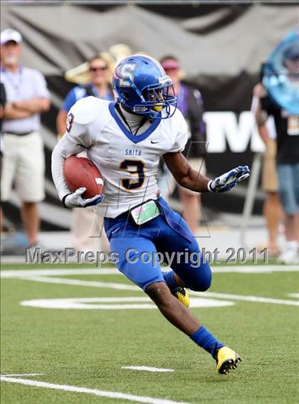 Thumbnail 3 in Oscar Smith vs. Pickerington Central (Kirk Herbstreit National Kickoff Classic) photogallery.