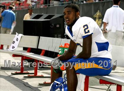 Thumbnail 1 in Oscar Smith vs. Pickerington Central (Kirk Herbstreit National Kickoff Classic) photogallery.